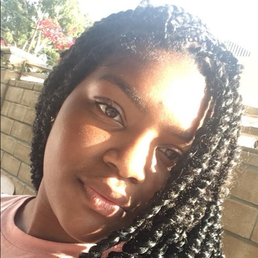 Meet your Posher, Angelique